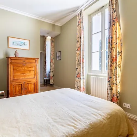Chateau La Haye Wine Estate - Sleeps 12 *