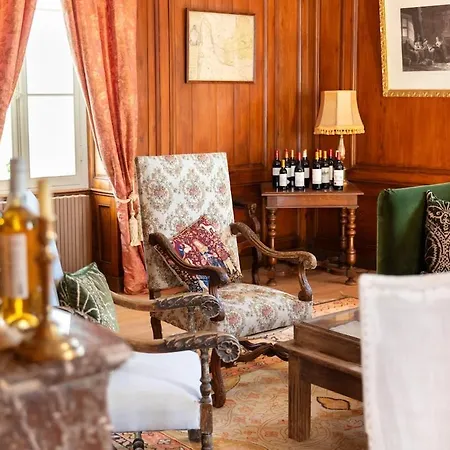 Chateau La Haye Wine Estate - Sleeps 12 *