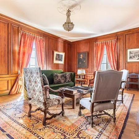 Chateau La Haye Wine Estate - Sleeps 12 Saint-Estèphe