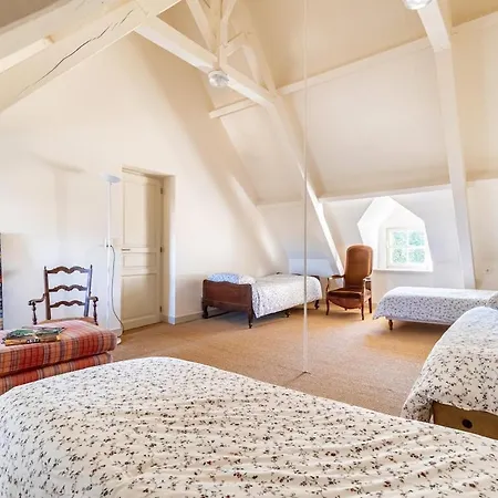 Chateau La Haye Wine Estate - Sleeps 12 Saint-Estèphe