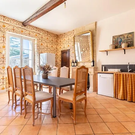 Chateau La Haye Wine Estate - Sleeps 12 *