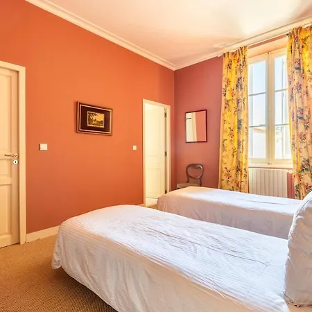 Chateau La Haye Wine Estate - Sleeps 12 Saint-Estèphe