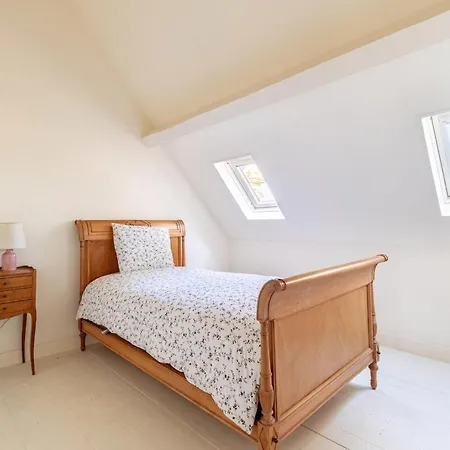 Chateau La Haye Wine Estate - Sleeps 12 * Saint-Estèphe